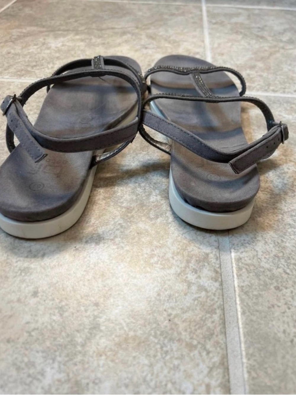 Gray sandals - Picture 2 of 2